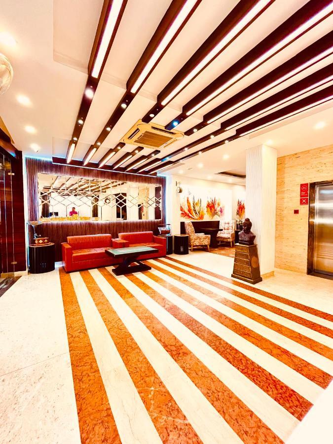 Hotel The Onix Dehradun Dış mekan fotoğraf