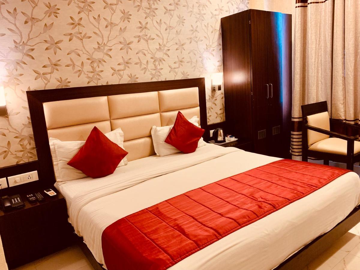 Hotel The Onix Dehradun Dış mekan fotoğraf