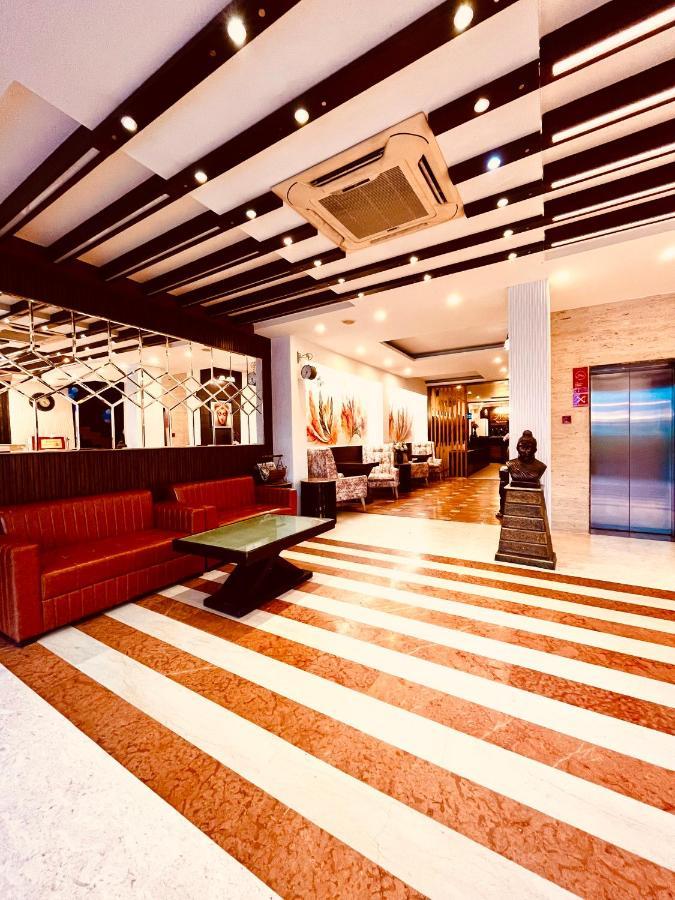 Hotel The Onix Dehradun Dış mekan fotoğraf
