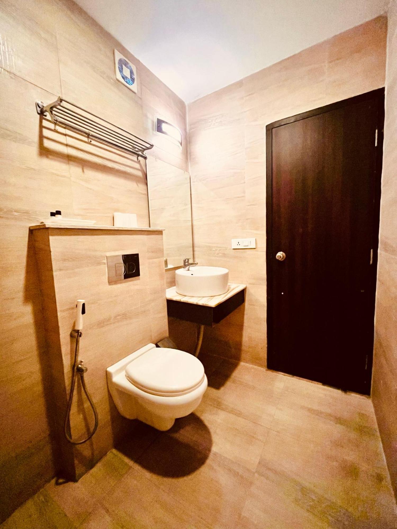 Hotel The Onix Dehradun Dış mekan fotoğraf