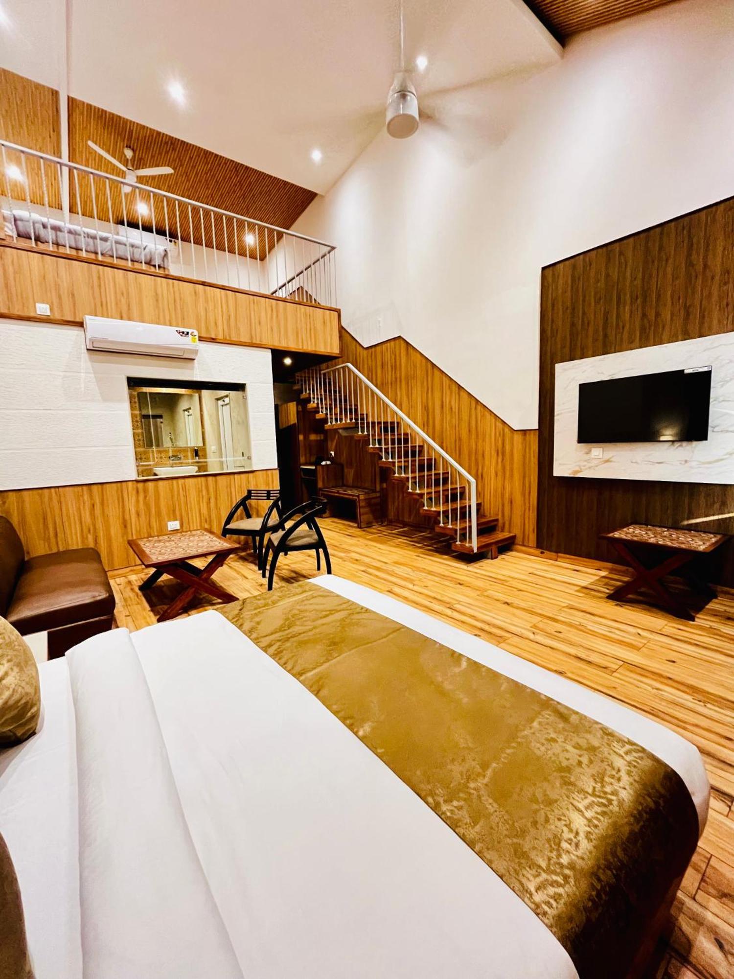 Hotel The Onix Dehradun Dış mekan fotoğraf