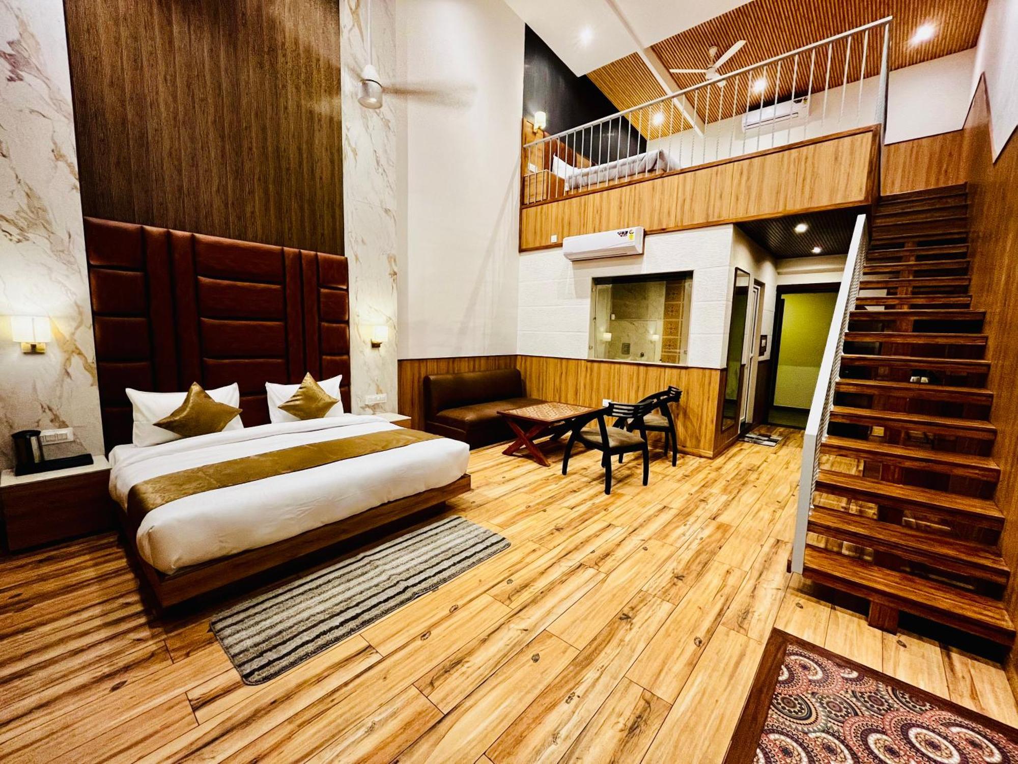 Hotel The Onix Dehradun Dış mekan fotoğraf