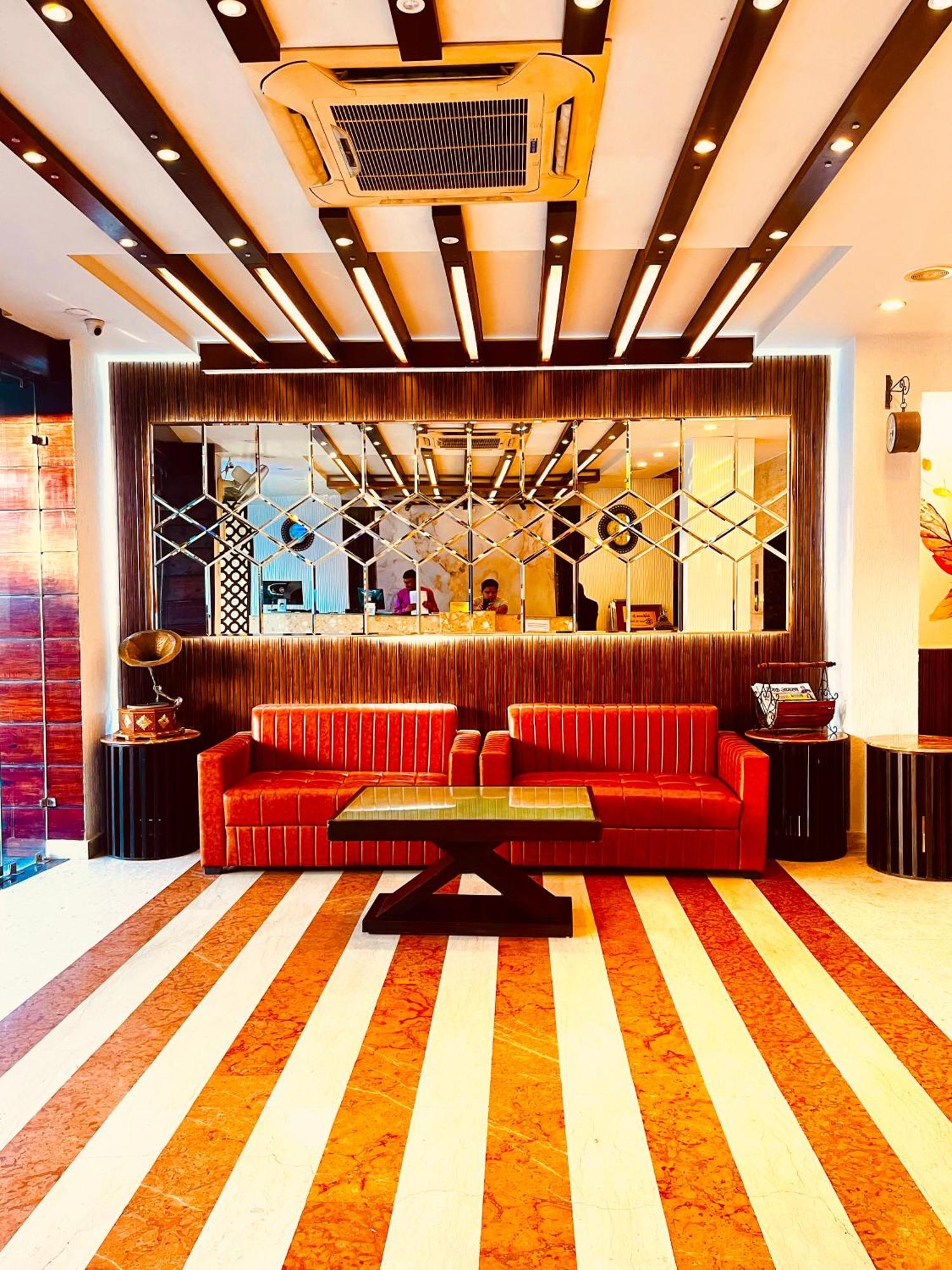 Hotel The Onix Dehradun Dış mekan fotoğraf