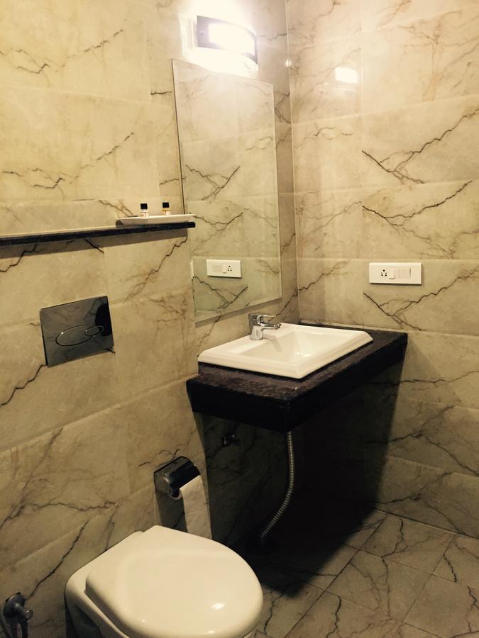 Hotel The Onix Dehradun Dış mekan fotoğraf