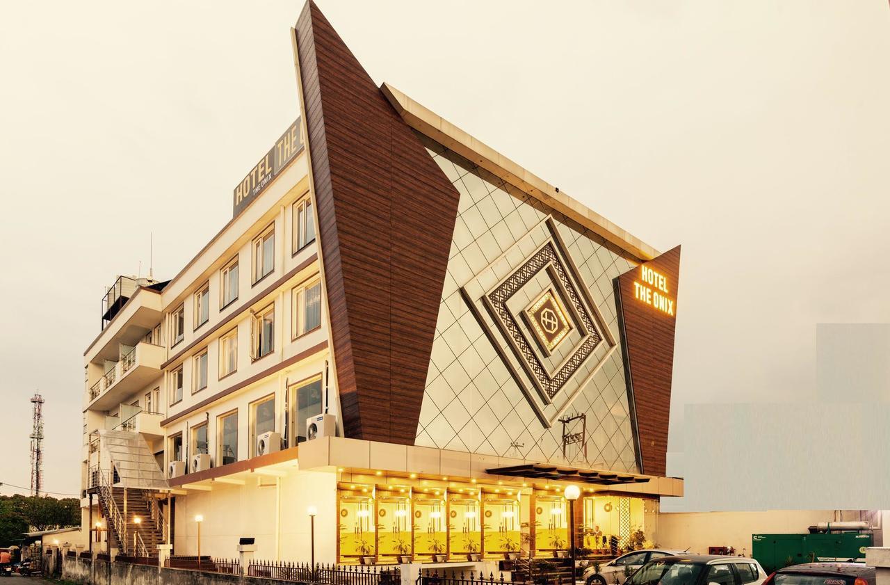 Hotel The Onix Dehradun Dış mekan fotoğraf